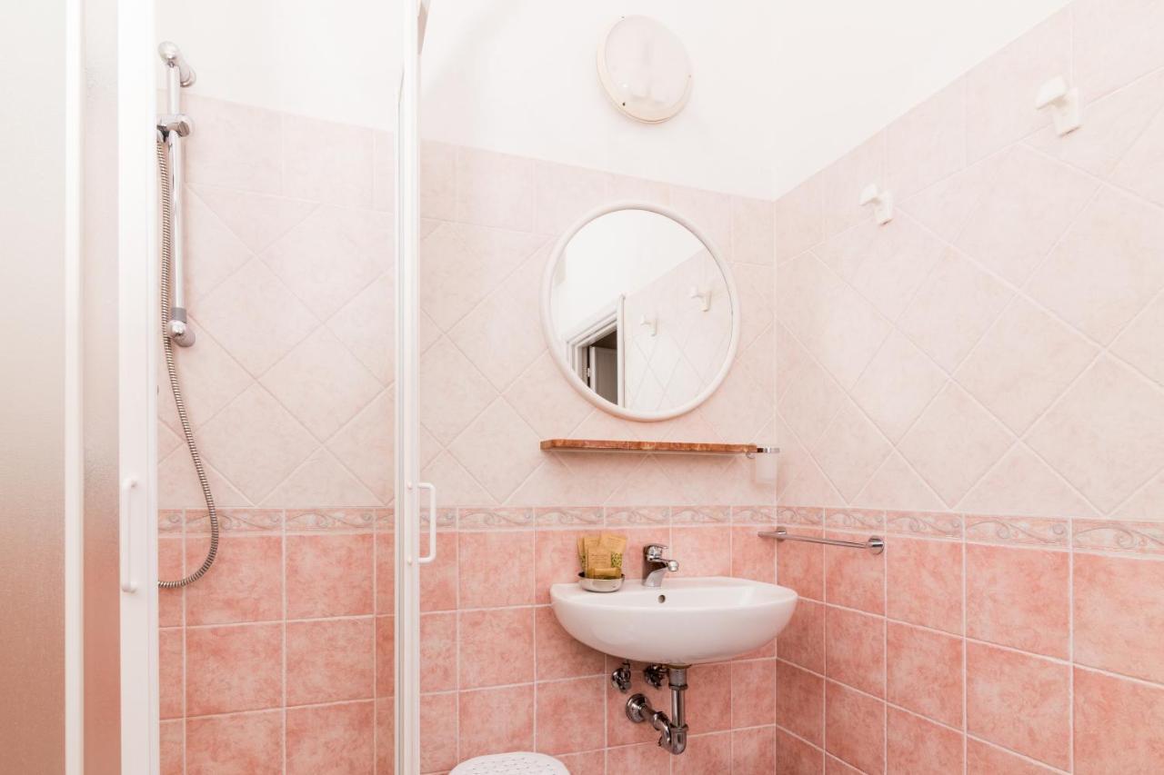 Hotel Lydia Cervia Kültér fotó
